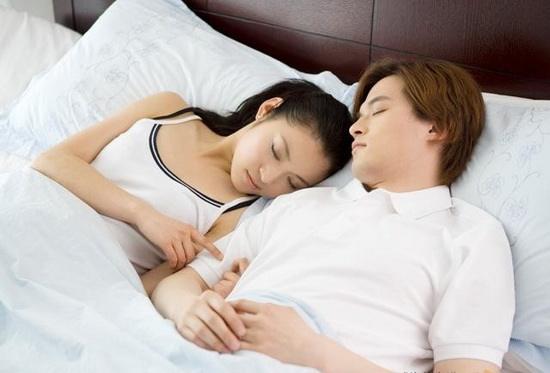 女生被男生抱着睡一晚, 却什么都没做, 是什么体验?