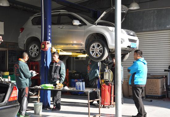 修车多少钱以内不建议报保险 4S店修车划算还是自己修划算