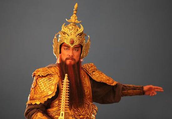 孙悟空请来了托塔天王和哪吒,哪吒去跟青牛精打,也被青牛精把兵器给套