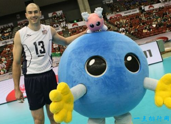 美国排球运动员斯坦利的最快发球时速达138公里/小时