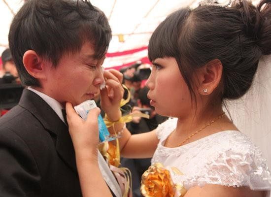 镜头下:"袖珍"夫妻的婚姻生活!