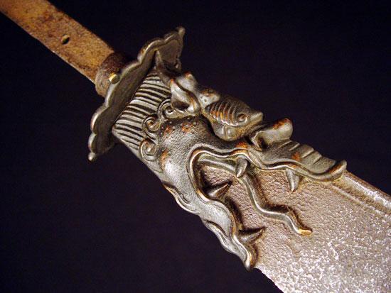 青龙偃月刀居然不存在这把74年出土的才是真正的冷兵器