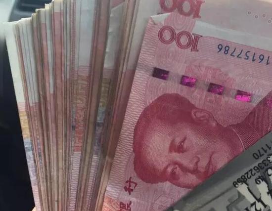 钱包4万现金被盗,我要报警老婆不让,得知真相我罚老婆跪天黑