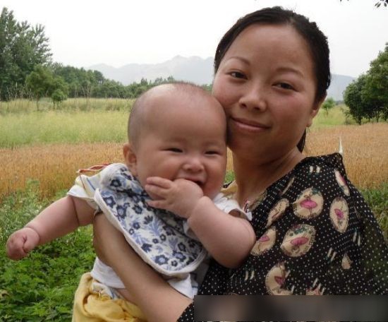 她徒手接住10楼坠落的女童,骨头断成三截,王宝强亲自探望