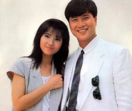 一直戏约不断: 和刘德华演《真命天子》↓ 蓝洁瑛,合作的基本上都是