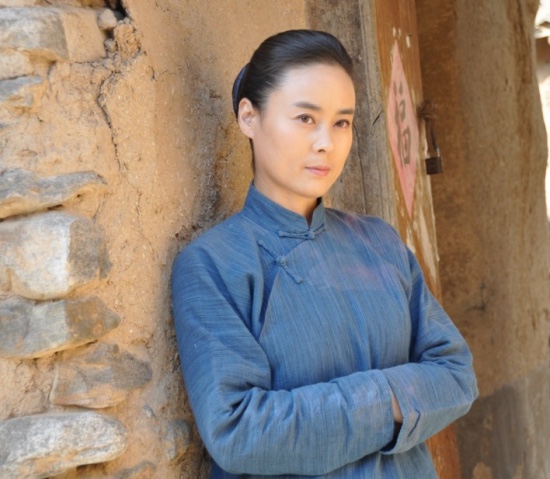 也在《山村大爷》里出演了角色.