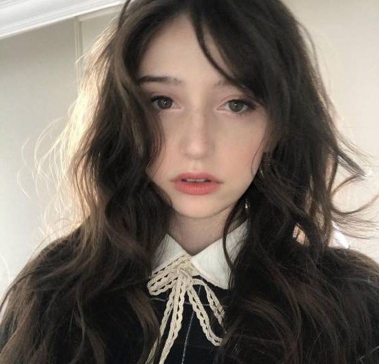 看腻了我国网红的锥子脸,来看看国外最美网红都长啥样!