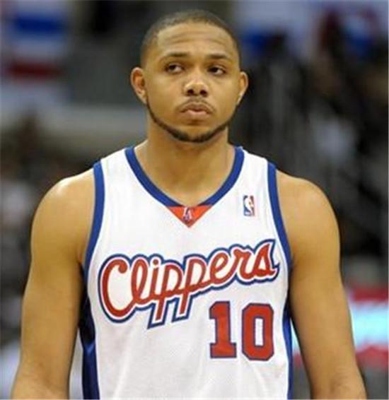 埃里克-戈登,我们现在都戏称其为圆脸登,是2008年的首轮7号秀,如果是