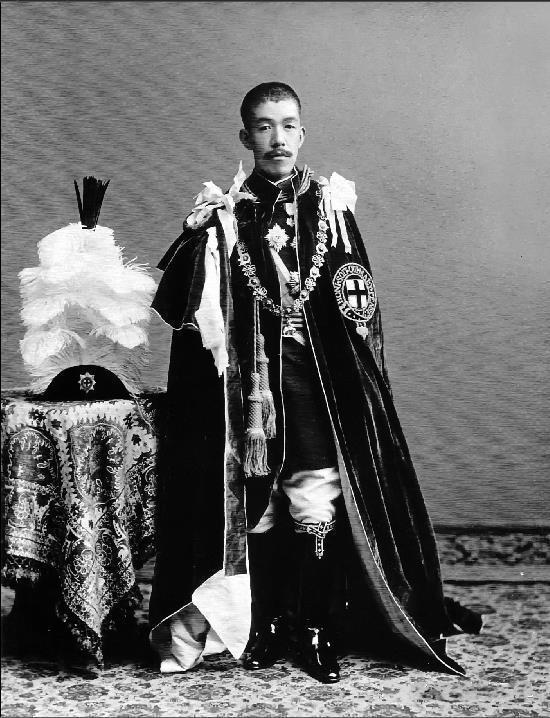 天皇制度的存在与否对日本资本主义的发展有何影响?