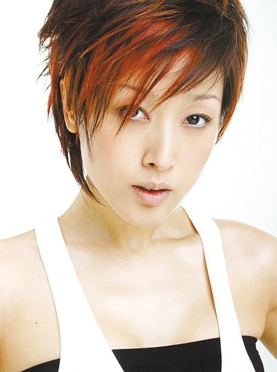 曾一首歌红了20多年,三任男友,一位已去世,一位坐牢,一位破产