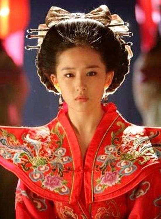 刘亦菲——《神雕侠侣》董璇扮演的林朝英,深爱着王重阳.