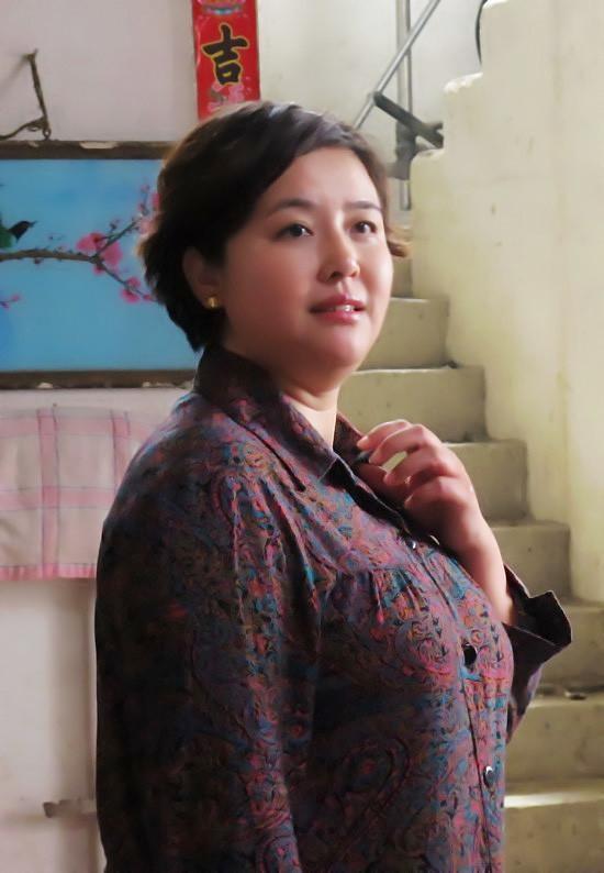 曾被冯小刚一眼相中,30岁时暴涨60斤,43岁沦落成配角很美