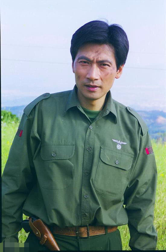 干了好几年,正赶山厂里组织大家看电影,看完这部电影陆剑民的感触很深