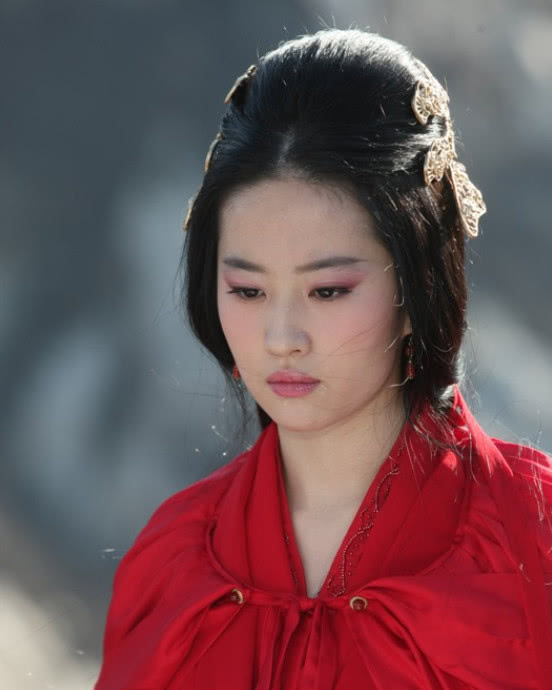 第五名:刘亦菲,神仙姐姐刘亦菲在电影《铜雀台》中饰演貂蝉,虽然没有