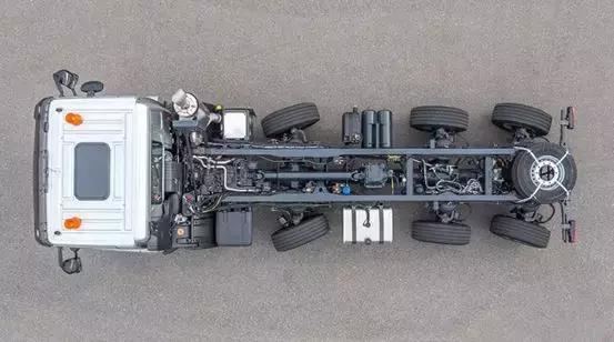 传说中的四轮转向黑科技,功能强大,为何却如此罕见?