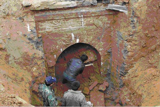 明朝王爷墓,墓门大开一千多年,宝物竟一件也没有丢失!