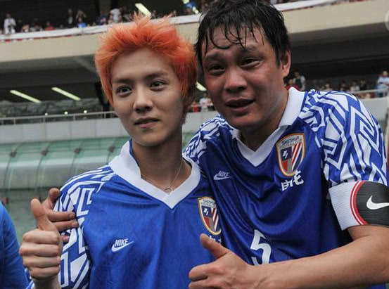 鹿晗加盟2018超级企鹅足球名人赛