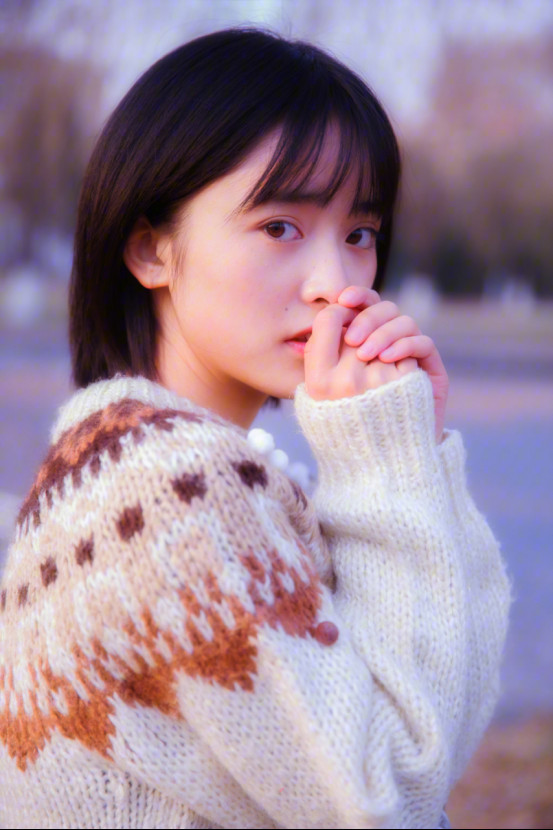 沈月经纪人央央金照片资料