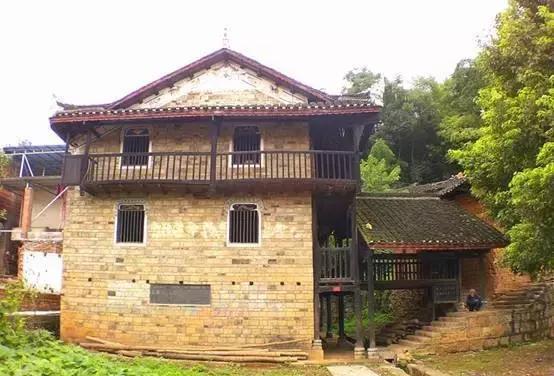 (图为位于邵阳金称市镇溪田村的吕振羽故居)