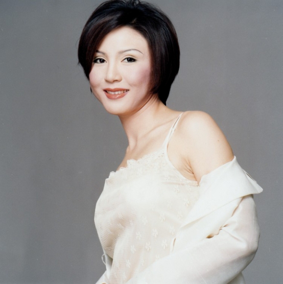 唱赢韩红,连续7年参加春晚,却因一事被封杀而销声匿迹