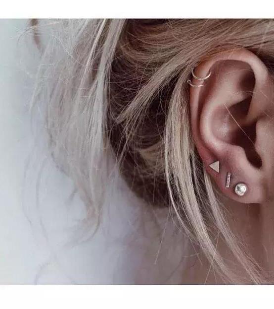 觉得人家耳垂长得真美一个长着佛祖耳垂的中年少女路过