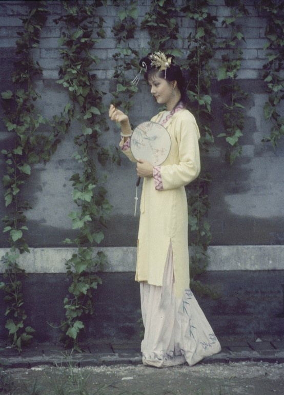 87版薛宝钗最美的一人剧照艳冠群芳温柔大方