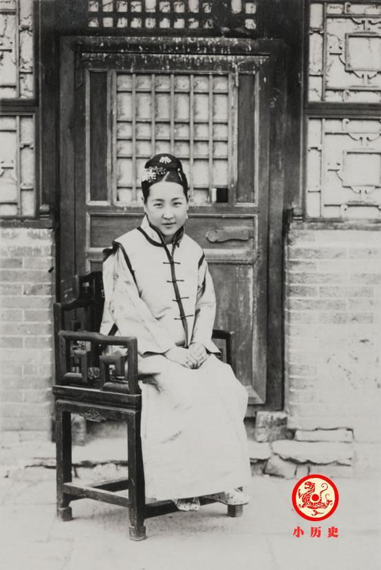 清末民初旗人贵妇老照片你看她们气质如何