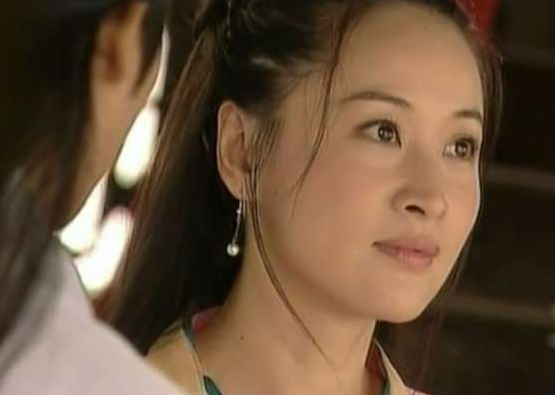 《天地传说之宝莲灯》这部剧很老了,里面饰演沉香母亲的演员叫于莉,还