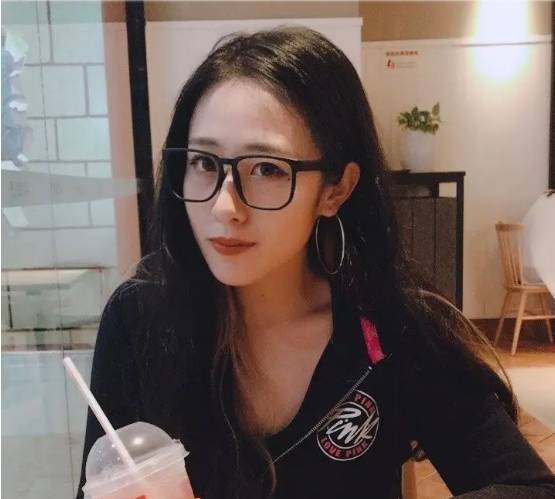 及伟佳深知减掉这些肥肉的不易减肥成功后的她为了不再复胖开始了漫长