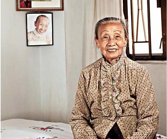 又一位老戏骨去世她的名字叫侯焕玲曾是周星驰御用阿婆