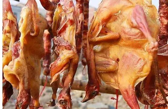 农村里开始做这种美食了,老农特别爱吃,光是看看就流口水~|腌鸡|农村