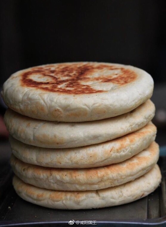 关中八大怪锅盔像锅盖