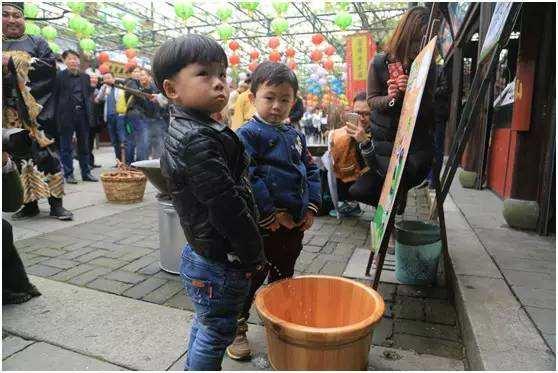三大暗黑料理之首童子尿煮鸡蛋请吃过的朋友请告诉我什么味道