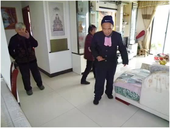 偏瘫患者走路划圈恢复正常,其实可以这样做!