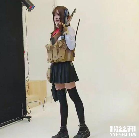 陈一发儿线下cos宣传照美艳动人 萝莉范儿女王控都能把控