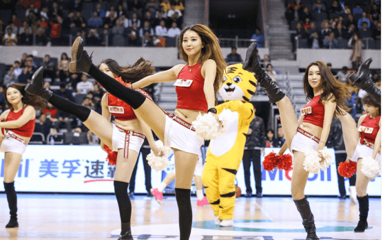 cba广东拉拉队美女最养眼队长颜值最高不信你试试看看