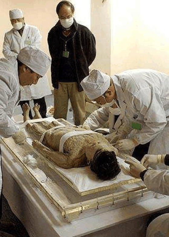 东方庞贝城出土大量宝物除易经和老子外还有千年湿尸