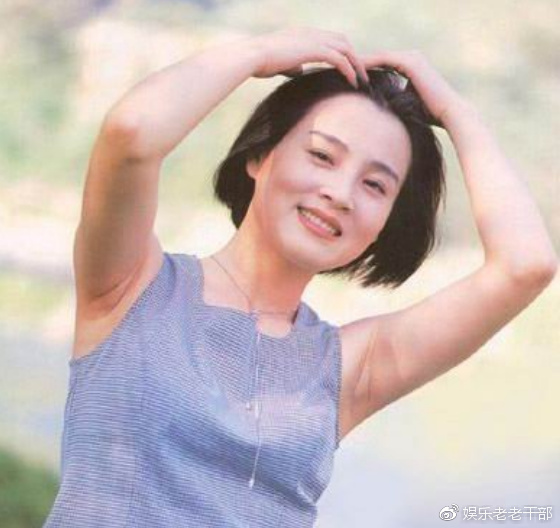 《我爱我家》的贾小凡,曾一身仙气力压袁立,如今却过成这样