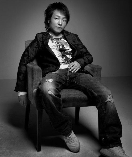 为了能让更多的人来陪陪许巍,袁枫跟从未接触过的娱乐圈打起了交道