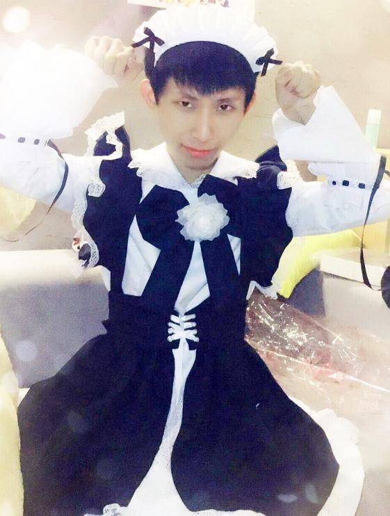 梦泪女仆装真人版上线,网友调侃:别遮脸,手拿开!