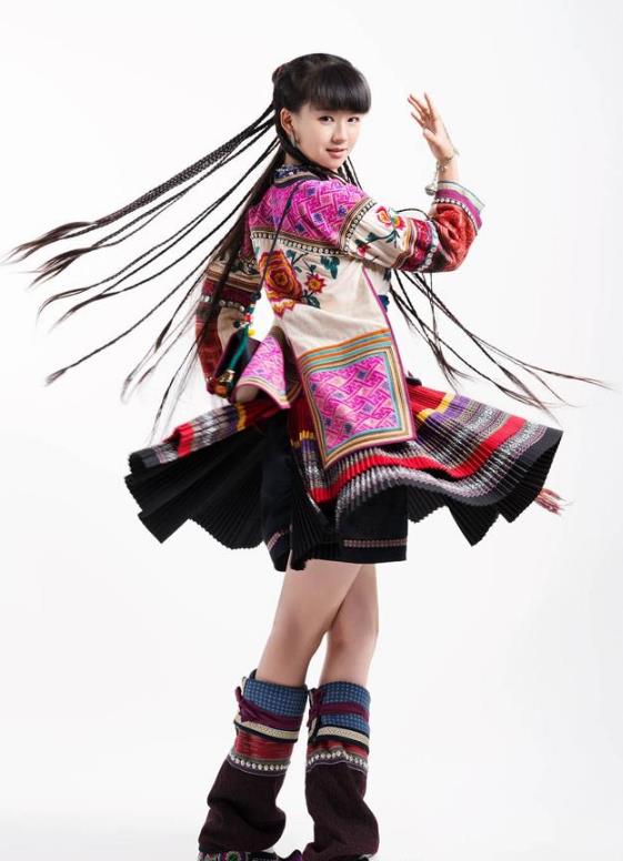 18岁小彩旗学坏了,耍大牌成夜场女王,杨丽萍放话不再继续培养