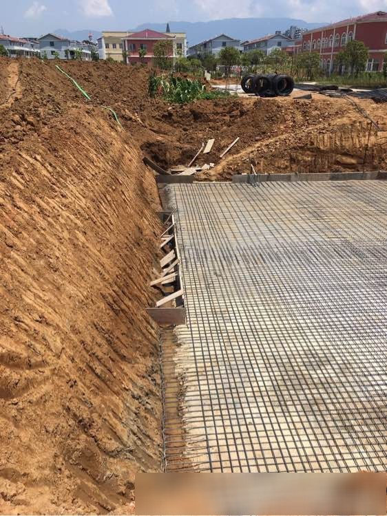 土豪砸13万钢筋做3米深的地基地下室加82方混凝土