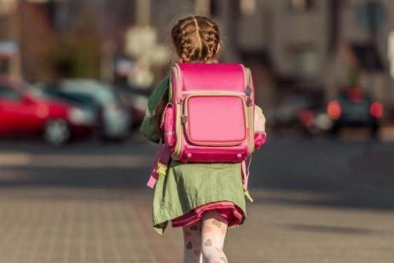 9岁女孩常说肚子痛,妈妈带去医院检查后医生竟