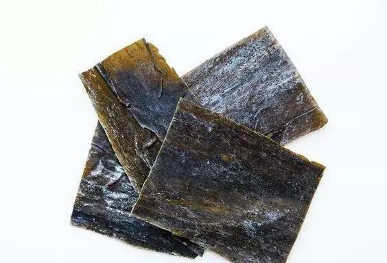 翠绿色的海带很可能是用有毒的化学物质染出来的,比如孔雀绿染料,这些