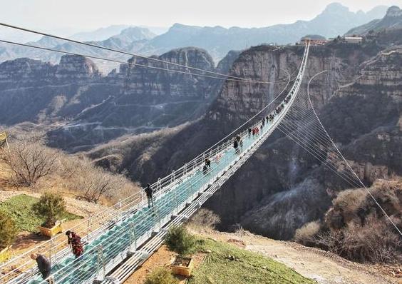 世界最长玻璃索桥就在中国石家庄,已经开放,够胆你就来挑战!