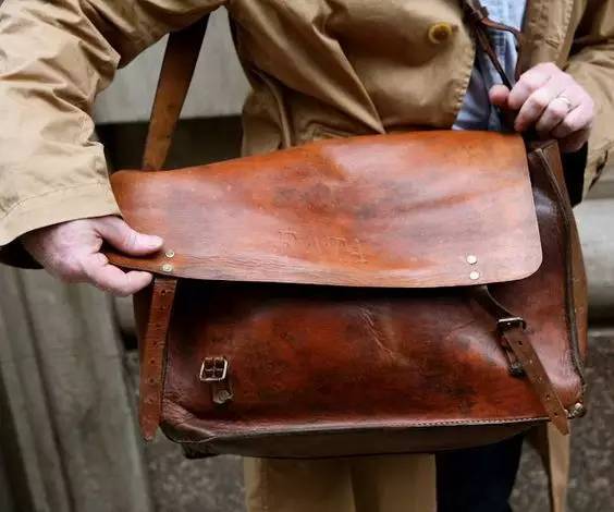 去婆家,婆婆给妯娌儿子两千,给我女儿一破包,打开才知婆婆多好