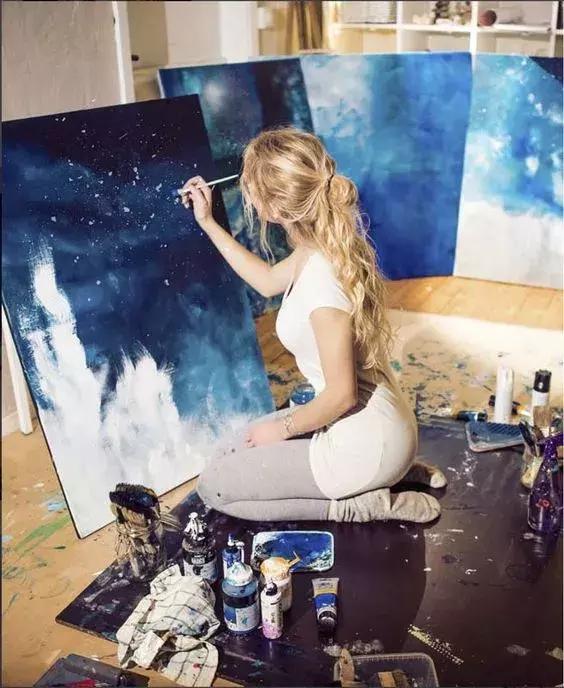 喜欢画画的人,都想拥有这样一个工作室,然后画一辈子的画!