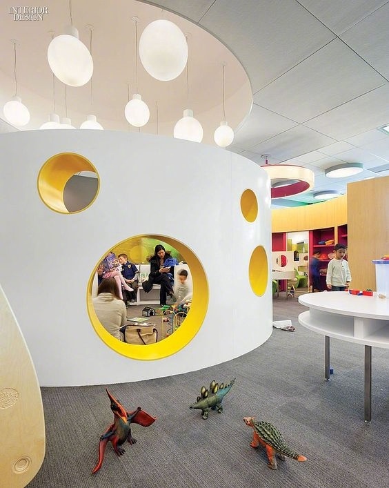 一组温馨干净的儿童公共空间设计