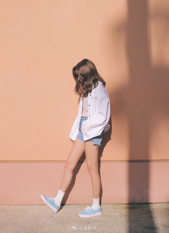 想要有个性的照片?这样的侧身照能让你像女神一样美