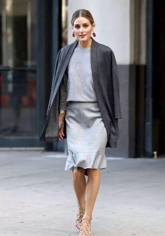 怎么将低调的黑白灰穿得出彩?杨幂热巴搭配同色系组合穿出高级感